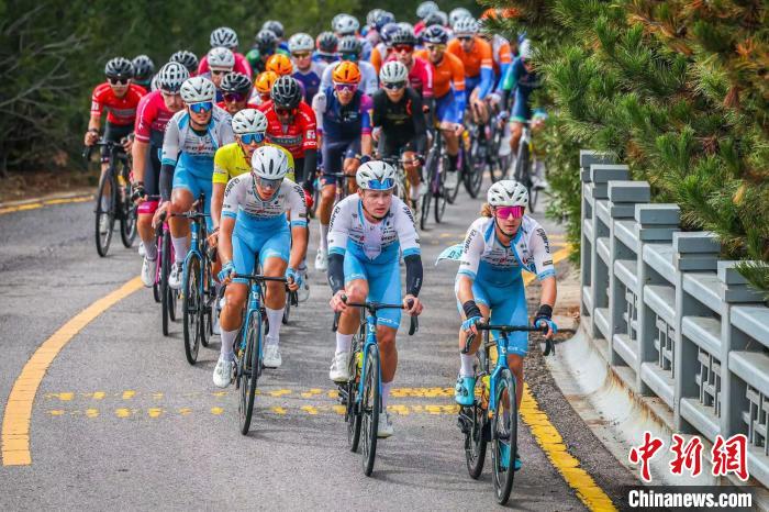 泰国车手范·恩吉尔伦·阿德内勇夺环太原公路自