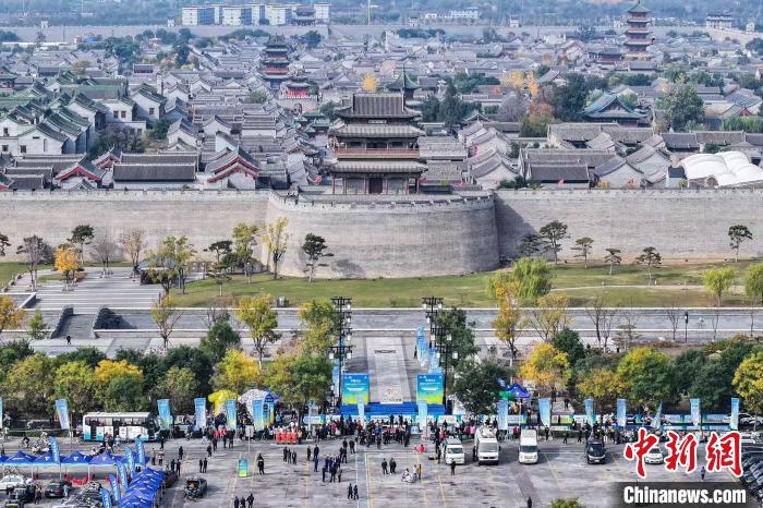 泰国车手范·恩吉尔伦·阿德内勇夺环太原公路自