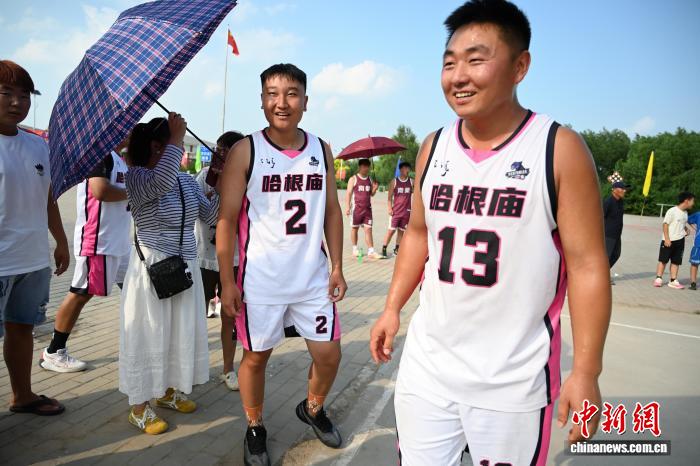 盛夏的微风掠过科尔沁草原，带来一抹清凉，水
