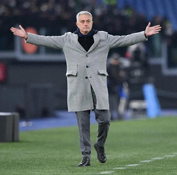 穆里尼奥主动示好皇马 或将重返伯纳乌